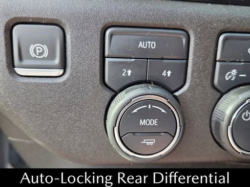 Used 2025 Chevrolet Silverado 1500 LT image 33