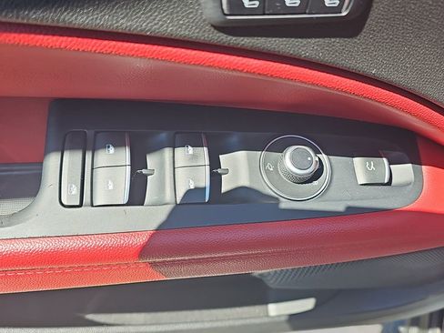 Used 2018 Alfa Romeo Stelvio AWD image 31