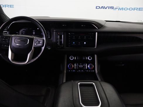 Used 2022 GMC Yukon XL Denali w/ Denali Premium Package AWD/4WD image 16