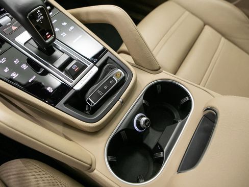 Certified 2023 Porsche Cayenne AWD/4WD image 29