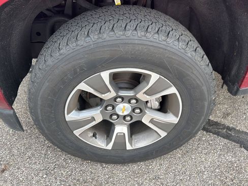 Used 2020 Chevrolet Colorado Z71 AWD/4WD image 9