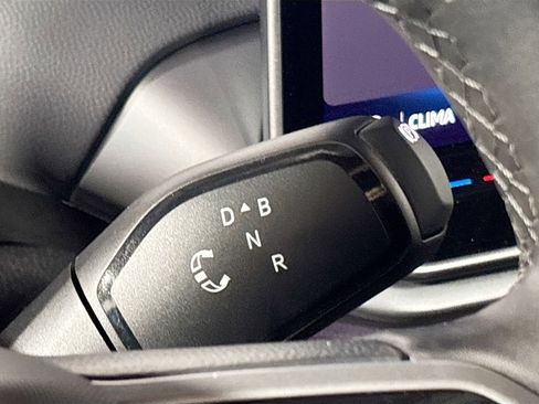 New 2026 Volkswagen ID.4 Pro image 17