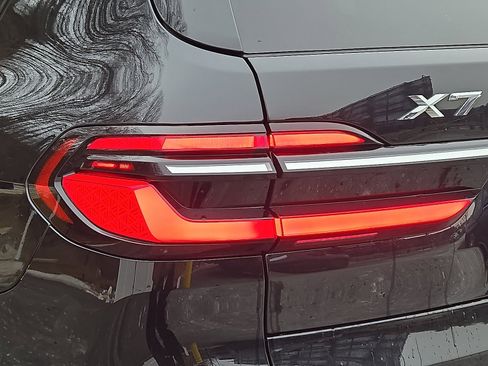 Certified 2023 BMW X7 xDrive40i w/ Executive Package image 10