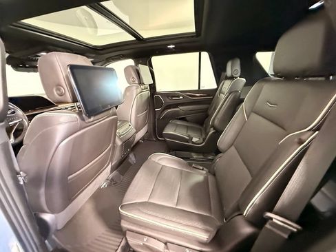 Used 2021 Cadillac Escalade Premium Luxury w/ Driver Assist Tech Package AWD/4WD image 23