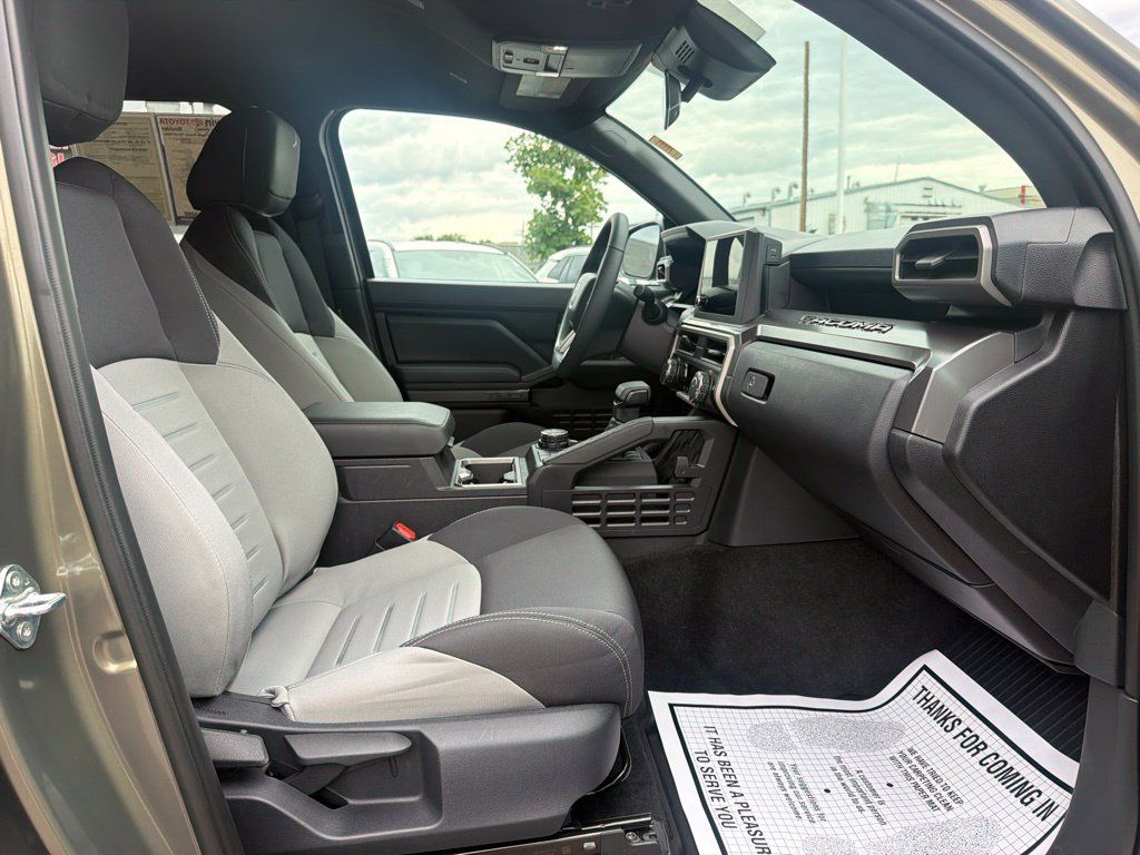 Used 2026 Toyota Tacoma TRD Off-Road AWD/4WD image 12