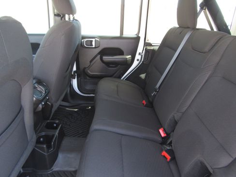 Used 2022 Jeep Wrangler Unlimited Sport image 12