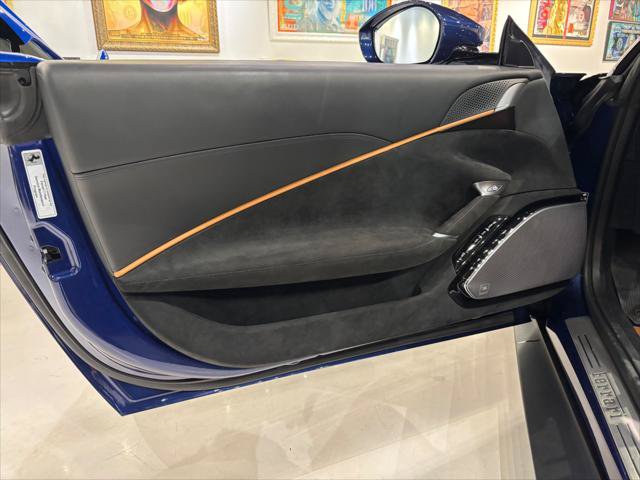 Used 2025 Ferrari Roma Spider RWD image 9