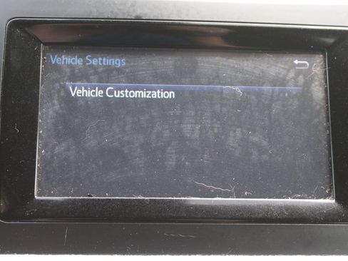 Used 2019 Toyota Highlander LE FWD image 40