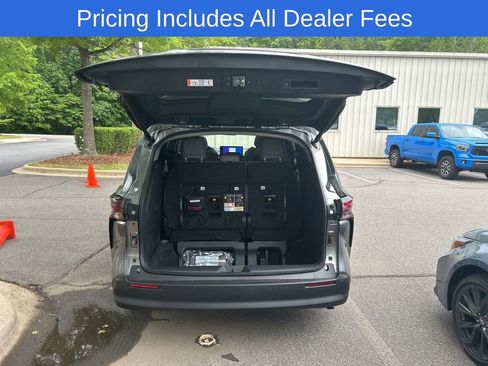 New 2026 Toyota Sienna XLE FWD image 19