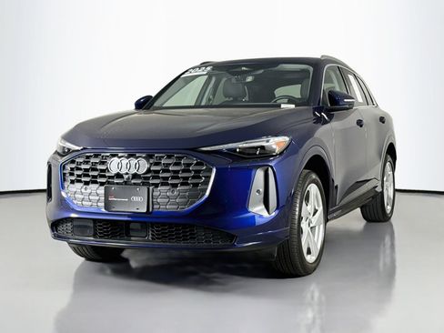 Certified 2025 Audi Q5 Premium Plus w/ Premium Plus AWD/4WD image 3