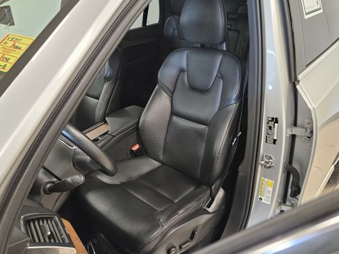 Used 2021 Volvo XC90 T6 Momentum w/ Protection Package Premier AWD/4WD image 38
