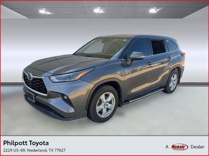 Used 2022 Toyota Highlander LE