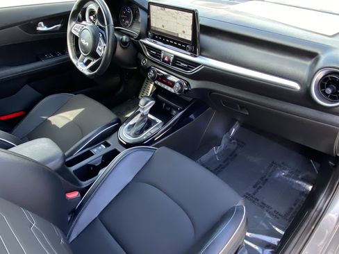 Used 2023 Kia Forte GT-Line w/ GT-Line Premium Package FWD image 9