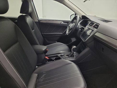 Used 2022 Volkswagen Tiguan SE AWD/4WD image 21