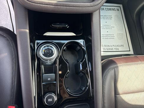 Certified 2025 Ford Explorer Platinum RWD image 18