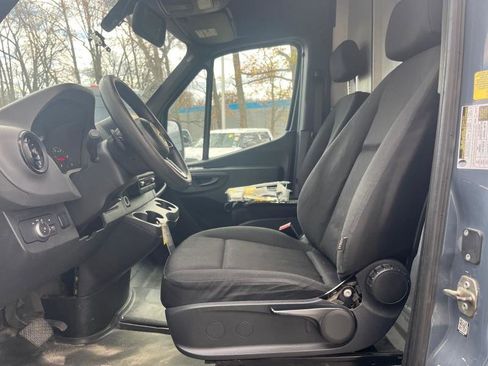 Used 2019 Mercedes-Benz Sprinter 144 image 11
