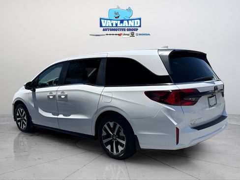 New 2026 Honda Odyssey EX-L image 3