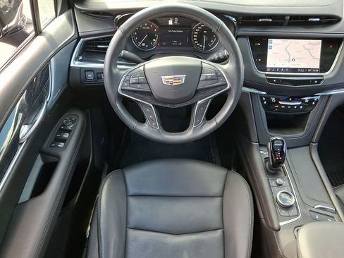 Used 2023 Cadillac XT5 Premium Luxury image 10