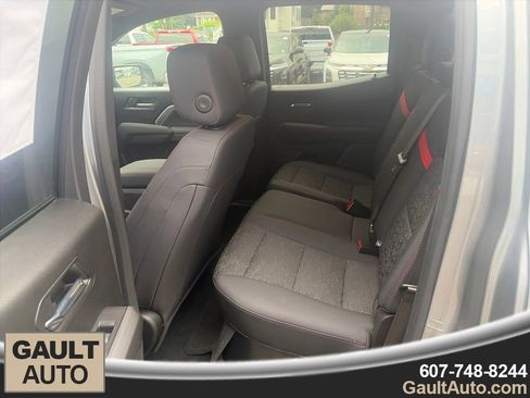 Used 2023 Chevrolet Colorado Z71 w/ Z71 Convenience Package 2 AWD/4WD image 12