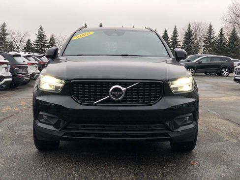 Used 2022 Volvo XC40 T5 R-Design w/ Advanced Package image 2