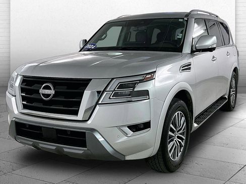Used 2024 Nissan Armada SL image 3