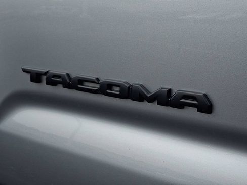 Certified 2023 Toyota Tacoma TRD Off-Road w/ Technology Package AWD/4WD image 29