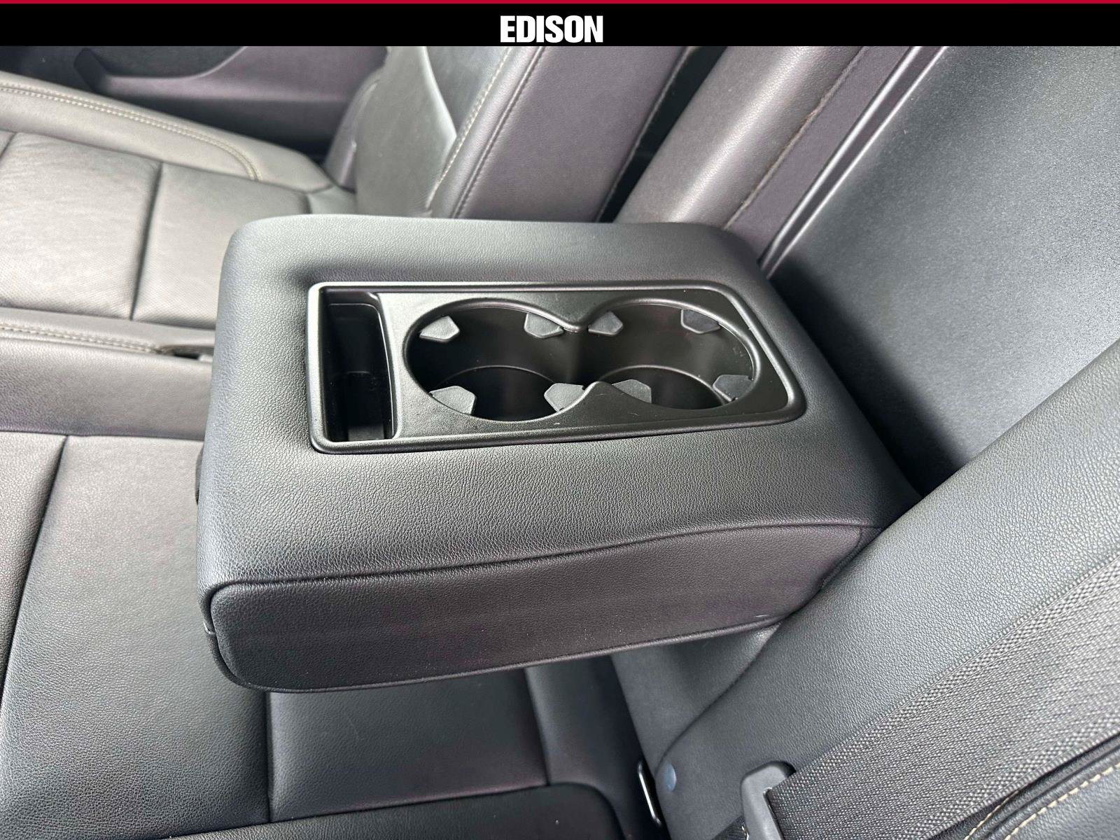 Used 2024 GMC Yukon SLT AWD/4WD image 11