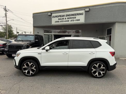 Used 2022 Volkswagen Taos SEL AWD/4WD image 4