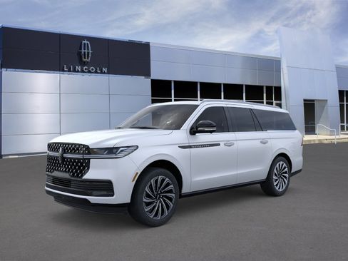 New 2026 Lincoln Navigator L Black Label AWD/4WD image 1