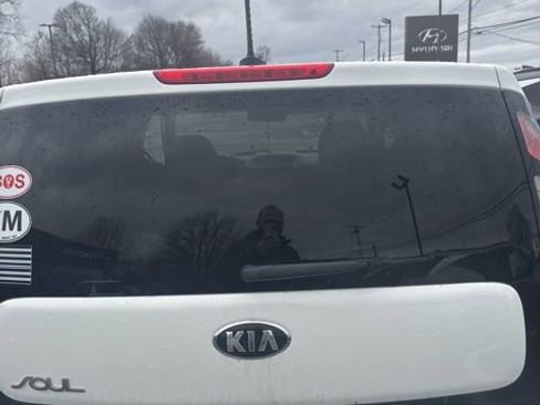 Used 2016 Kia Soul image 8