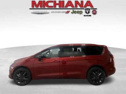 New 2027 Chrysler Pacifica Select