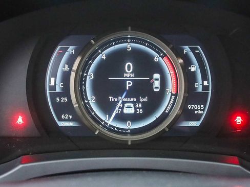 Used 2017 Lexus IS 200t image 23