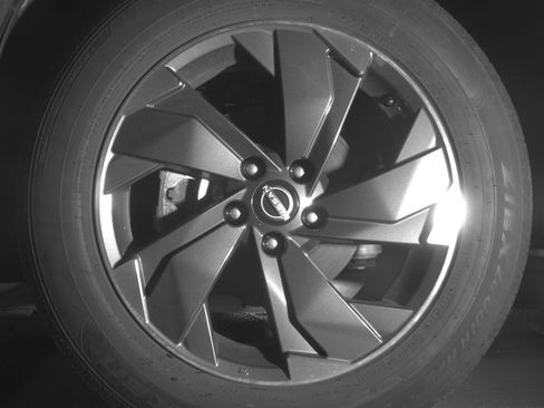 Used 2025 Nissan Rogue SV FWD image 12