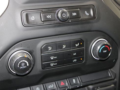 Used 2023 Chevrolet Silverado 1500 Custom image 40