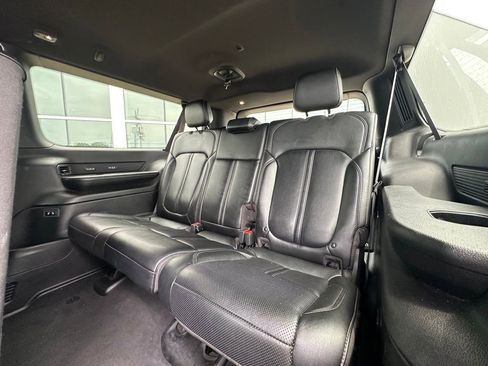 Used 2024 Jeep Wagoneer L Series II RWD image 25