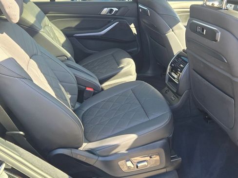 Used 2023 BMW X7 xDrive40i image 17
