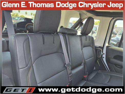 Used 2024 Jeep Wrangler Unlimited Sahara w/ Technology Group AWD/4WD image 30