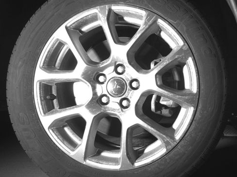 Used 2025 Jeep Compass Limited image 13