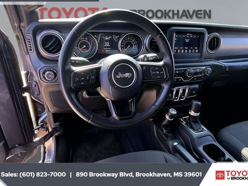Used 2022 Jeep Wrangler Sport AWD/4WD image 5