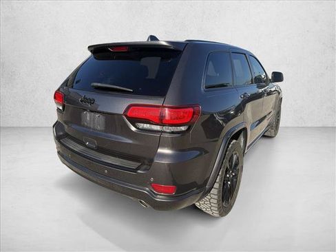 Used 2018 Jeep Grand Cherokee Altitude RWD image 5
