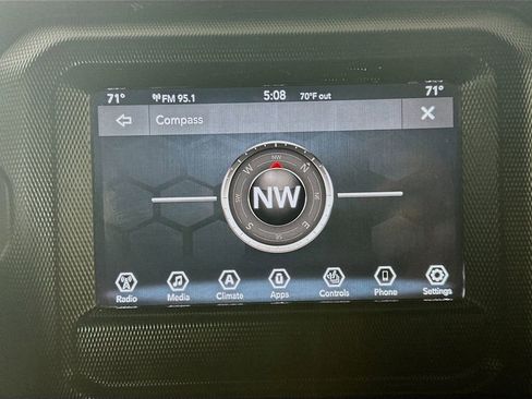 Used 2022 Jeep Wrangler Sport S image 19