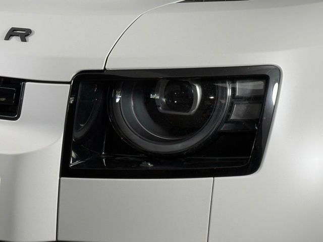 New 2026 Land Rover Defender 130 X-Dynamic SE AWD/4WD image 12