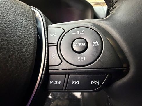 Used 2020 Toyota RAV4 XLE image 23