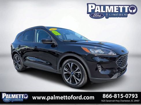 Used 2022 Ford Escape SE w/ SE Sport Appearance Package FWD image 1