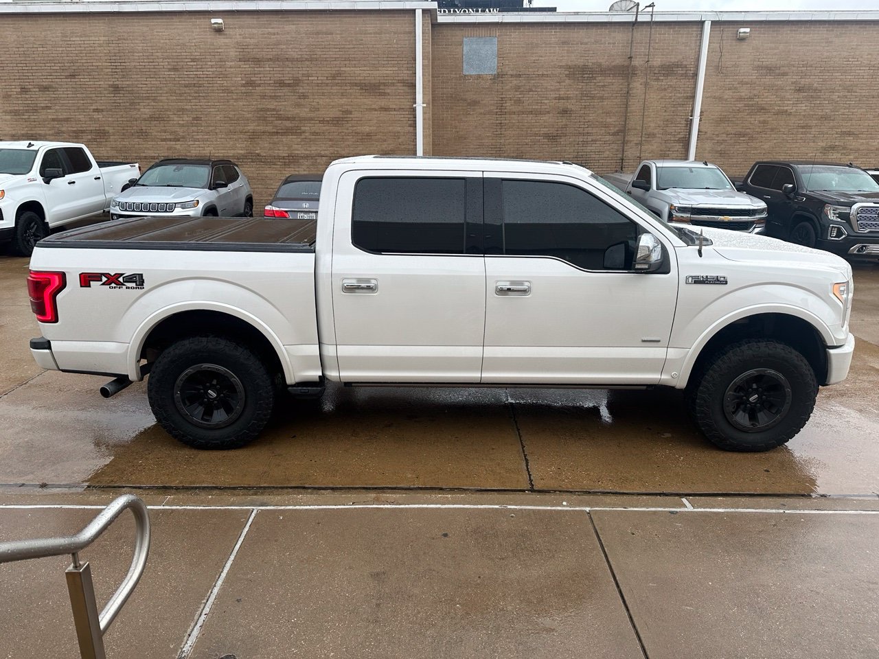 Used 2015 Ford F150 Platinum w/ Equipment Group 701A Luxury AWD/4WD image 13
