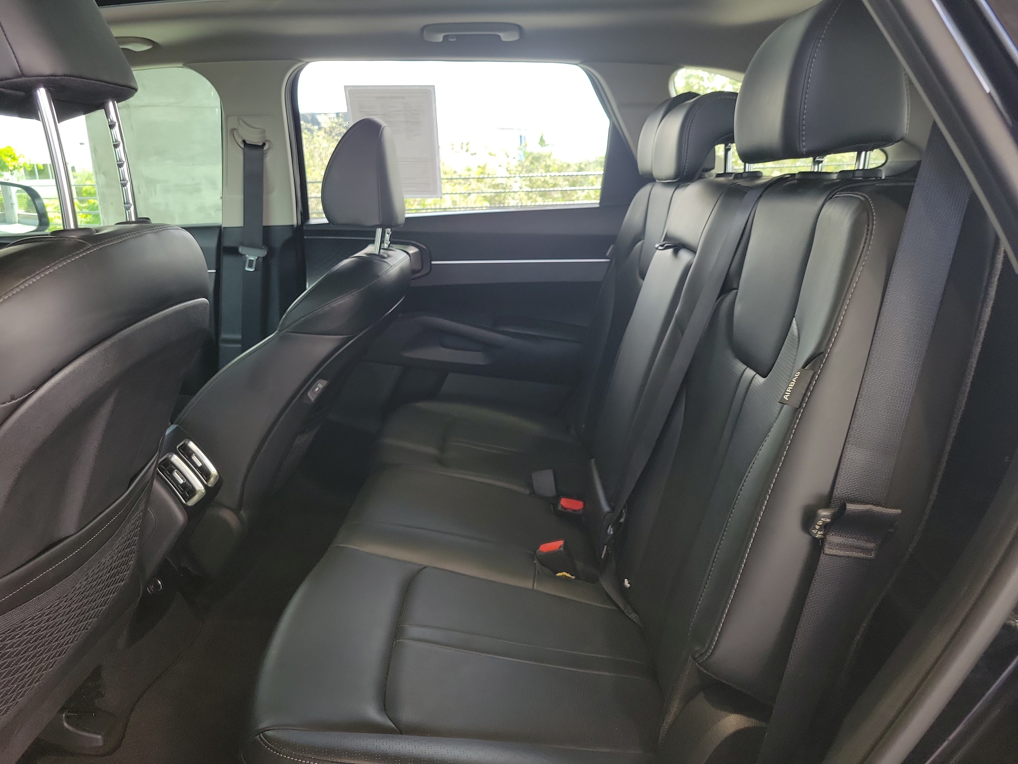 Used 2026 Kia Sorento S w/ S Panoramic Sunroof Package FWD image 9