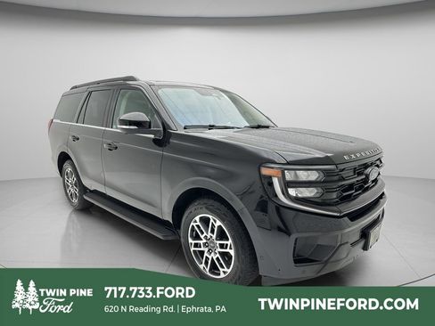 Used 2025 Ford Expedition Active AWD/4WD image 1