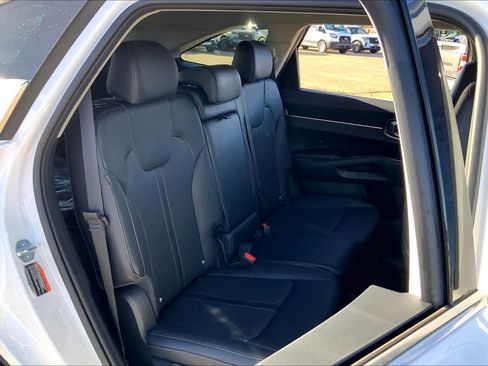 Certified 2025 Kia Sorento S image 40
