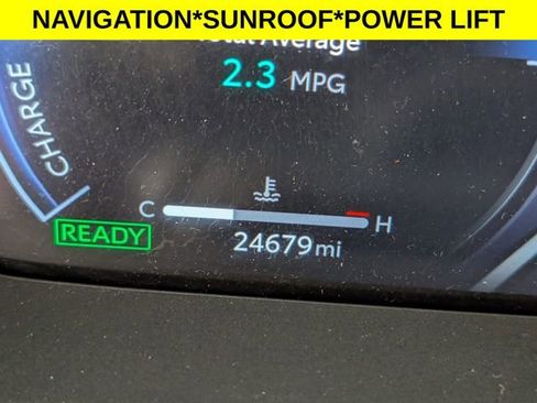 Used 2025 Toyota Crown Signia w/ Advanced Technology Package image 20