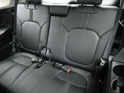 Used 2025 Honda Pilot EX-L image 36